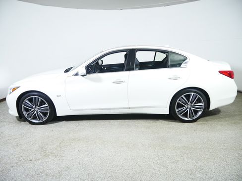 Used 2016 INFINITI Q50 3.0t Premium w/ Driver Assistance Package AWD/4WD image 4