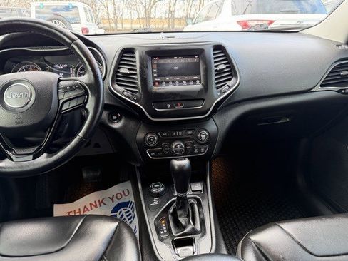 Used 2019 Jeep Cherokee Latitude Plus image 17