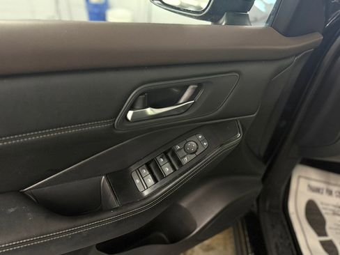 Used 2023 Nissan Rogue SV w/ SV Premium Package image 31