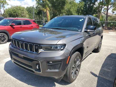 Used 2021 Jeep Grand Cherokee L Overland w/ Advanced Protech Group III AWD/4WD image 4