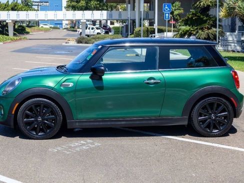 Used 2020 MINI Cooper 2-Door Hardtop image 12
