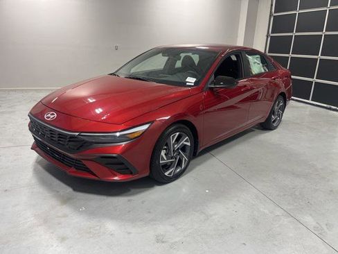 New 2025 Hyundai Elantra Sport image 3