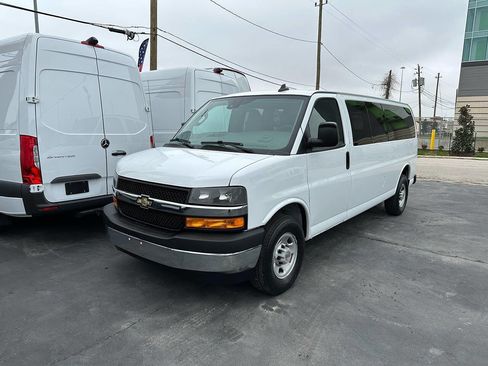 Used 2020 Chevrolet Express 3500 LT w/ LT Preferred Equipment Group image 29