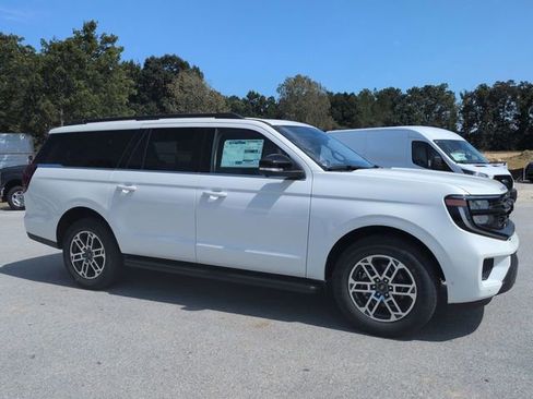 New 2025 Ford Expedition Max Active image 2