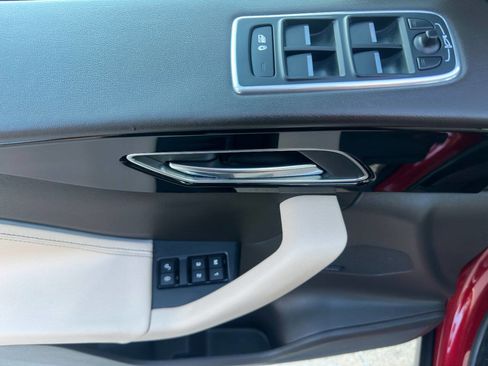 Used 2017 Jaguar F-PACE Prestige image 22