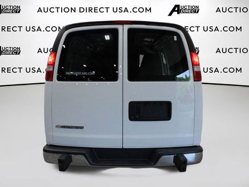 Used 2023 Chevrolet Express 2500 w/ Driver Convenience Package image 6