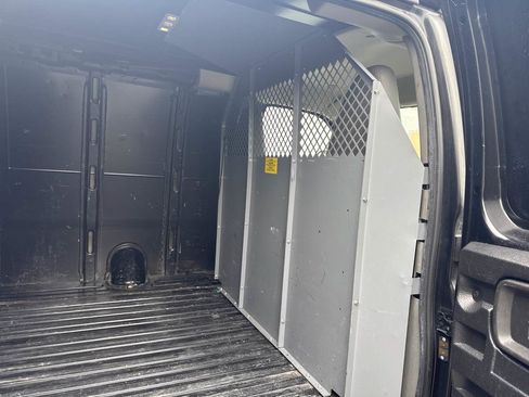 Used 2016 Chevrolet Express 2500 RWD image 10