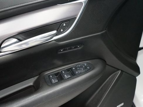 Used 2017 Cadillac XT5 Luxury w/ Driver Awareness Package image 23