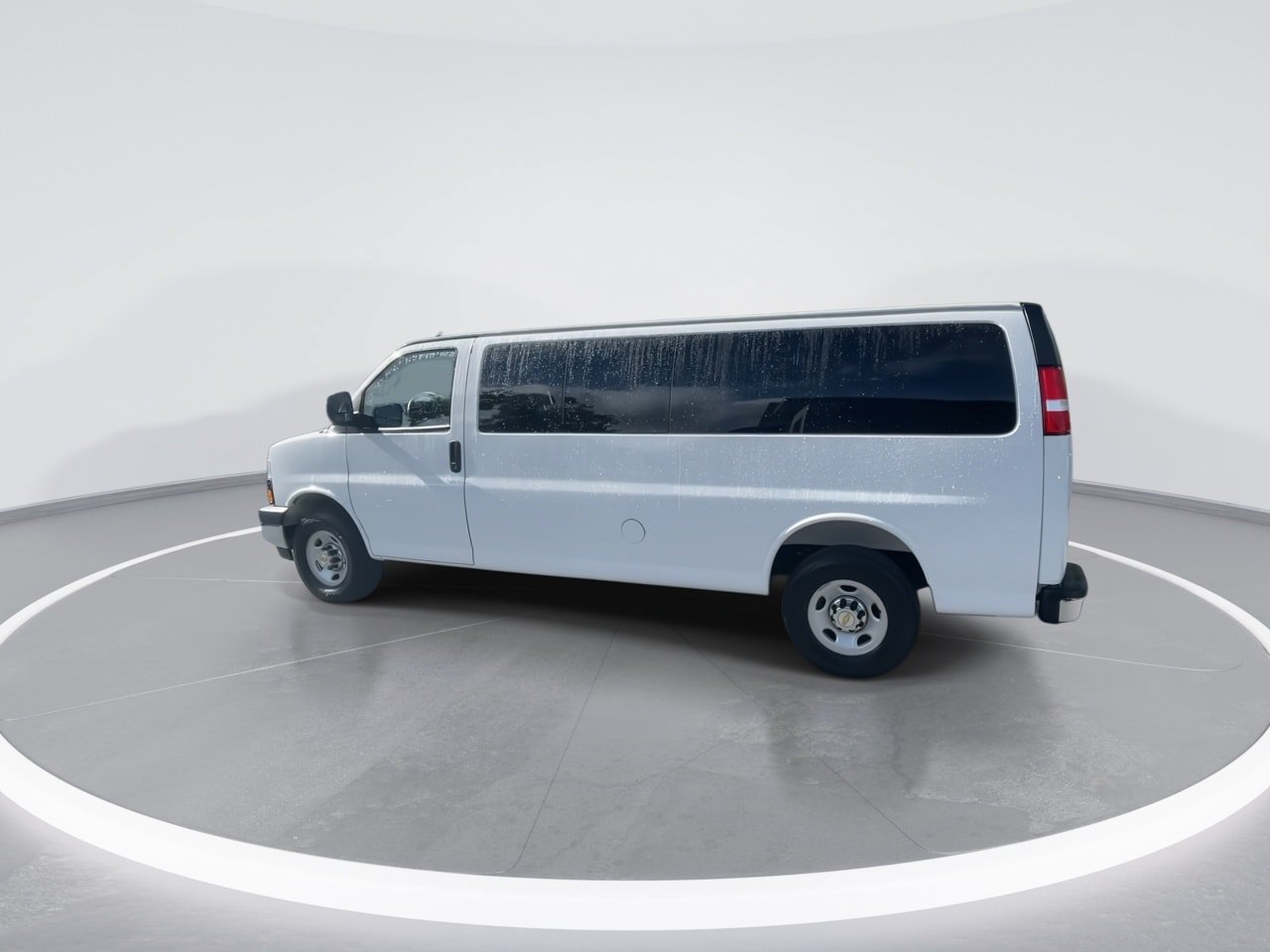 Used 2025 Chevrolet Express 3500 LT w/ LT Preferred Equipment Group RWD image 11