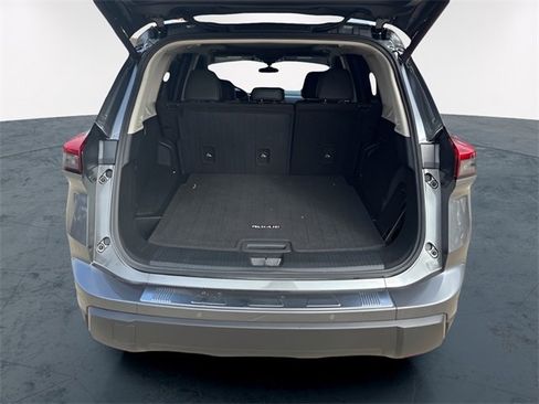 Used 2026 Nissan Rogue SV w/ SV Premium Package image 9