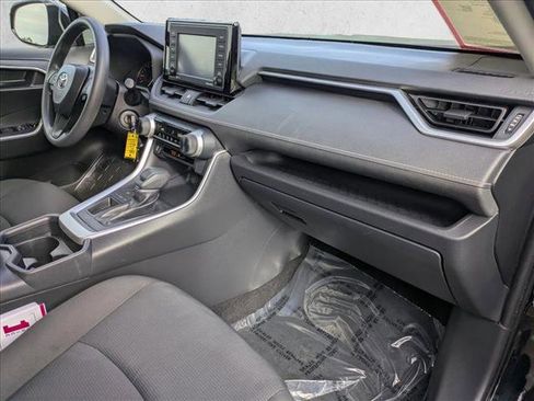 Certified 2020 Toyota RAV4 LE image 20