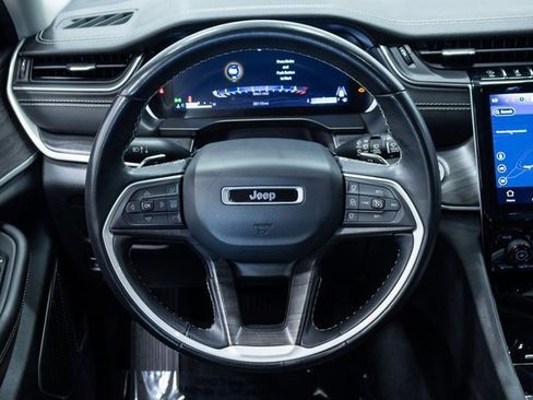 Used 2022 Jeep Grand Cherokee L Limited image 12