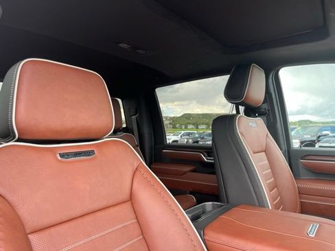 Certified 2026 GMC Sierra 2500 Denali Ultimate w/ LPO, Black Badging Package AWD/4WD image 28