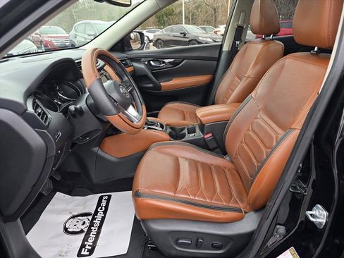 Used 2018 Nissan Rogue SL w/ Premium Package image 12