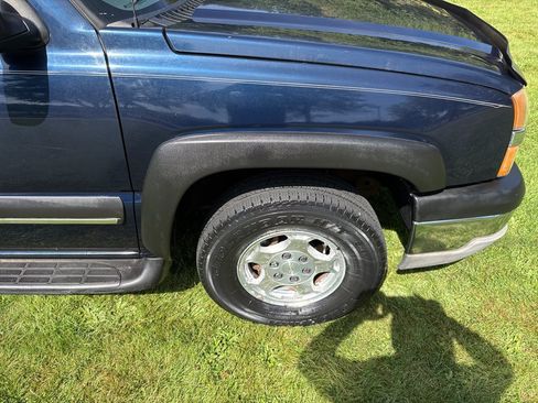 Used 2004 Chevrolet Avalanche 4x4 image 30