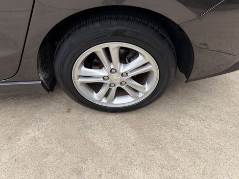 Used 2017 Chevrolet Cruze LT w/ Convenience Package image 36