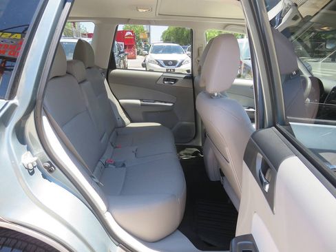 Used 2012 Subaru Forester 2.5X Limited AWD/4WD image 22