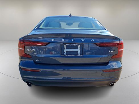 Used 2021 Volvo S60 T6 Momentum w/ Climate Package image 9