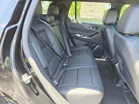 New 2026 Chevrolet Equinox LT w/ Convenience Package II AWD/4WD image 11