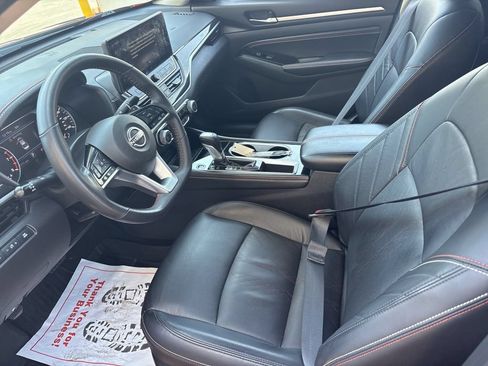 Used 2023 Nissan Altima 2.5 SR w/ SR Premium Package FWD image 16