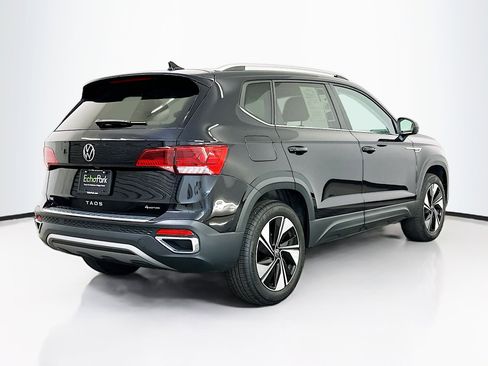 Used 2024 Volkswagen Taos SE w/ Panoramic Sunroof Package image 9