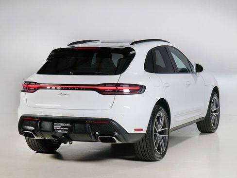 Certified 2026 Porsche Macan AWD/4WD image 9