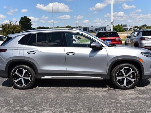 Used 2025 Volkswagen Tiguan SE w/ Panoramic Sunroof Package AWD/4WD image 5