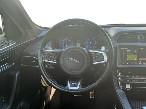 Used 2020 Jaguar F-PACE SVR AWD/4WD image 18