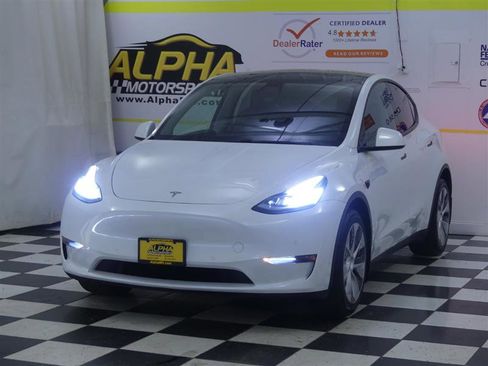 Used 2021 Tesla Model Y Long Range image 2