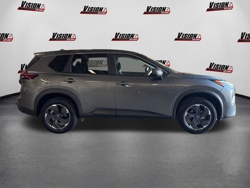 Certified 2026 Nissan Rogue SV AWD/4WD image 4