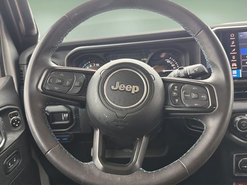 Used 2024 Jeep Wrangler Unlimited Rubicon 4xe AWD/4WD image 9