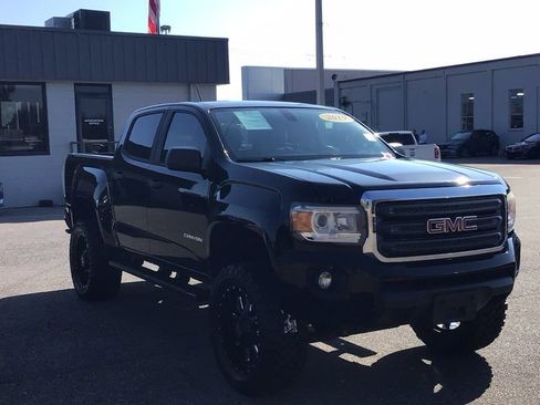 Used 2019 GMC Canyon 2WD Crew Cab w/ Convenience Package image 3
