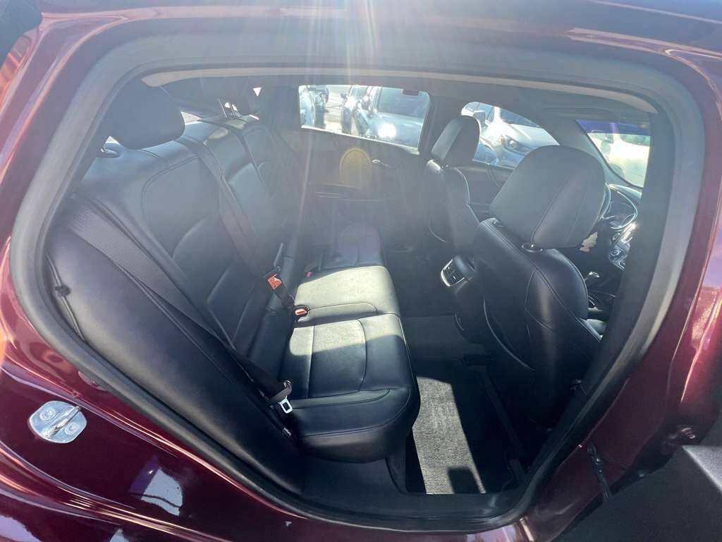 Used 2016 Chevrolet Malibu LT w/ Leather Package FWD image 15