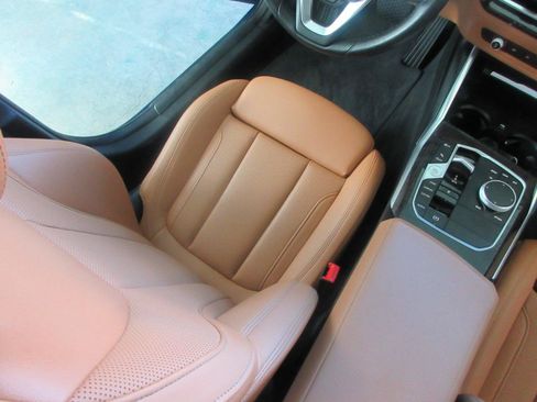 Used 2023 BMW 330i Sedan w/ Driving Assistance Package RWD image 18