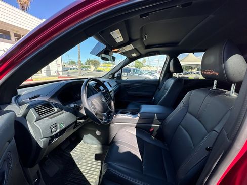 Used 2025 Honda Passport TrailSport image 6