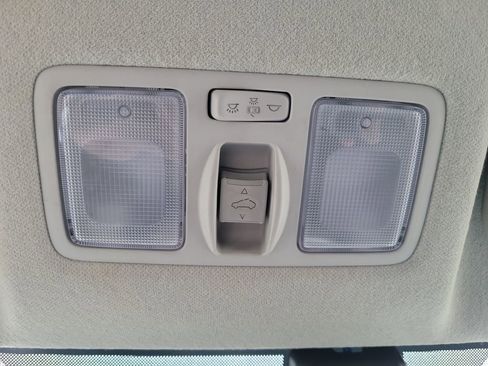 Used 2024 Hyundai Venue SEL FWD image 25