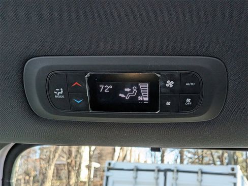 Used 2022 Chrysler Pacifica Touring-L w/ S Appearance Package image 21