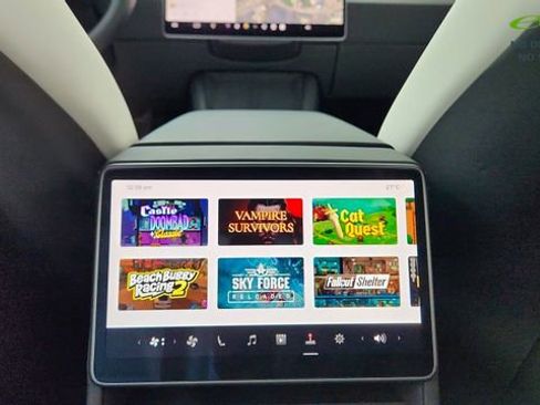 Used 2025 Tesla Model 3 RWD image 39