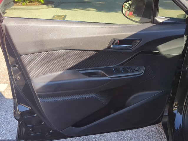 Used 2019 Toyota C-HR LE FWD image 9