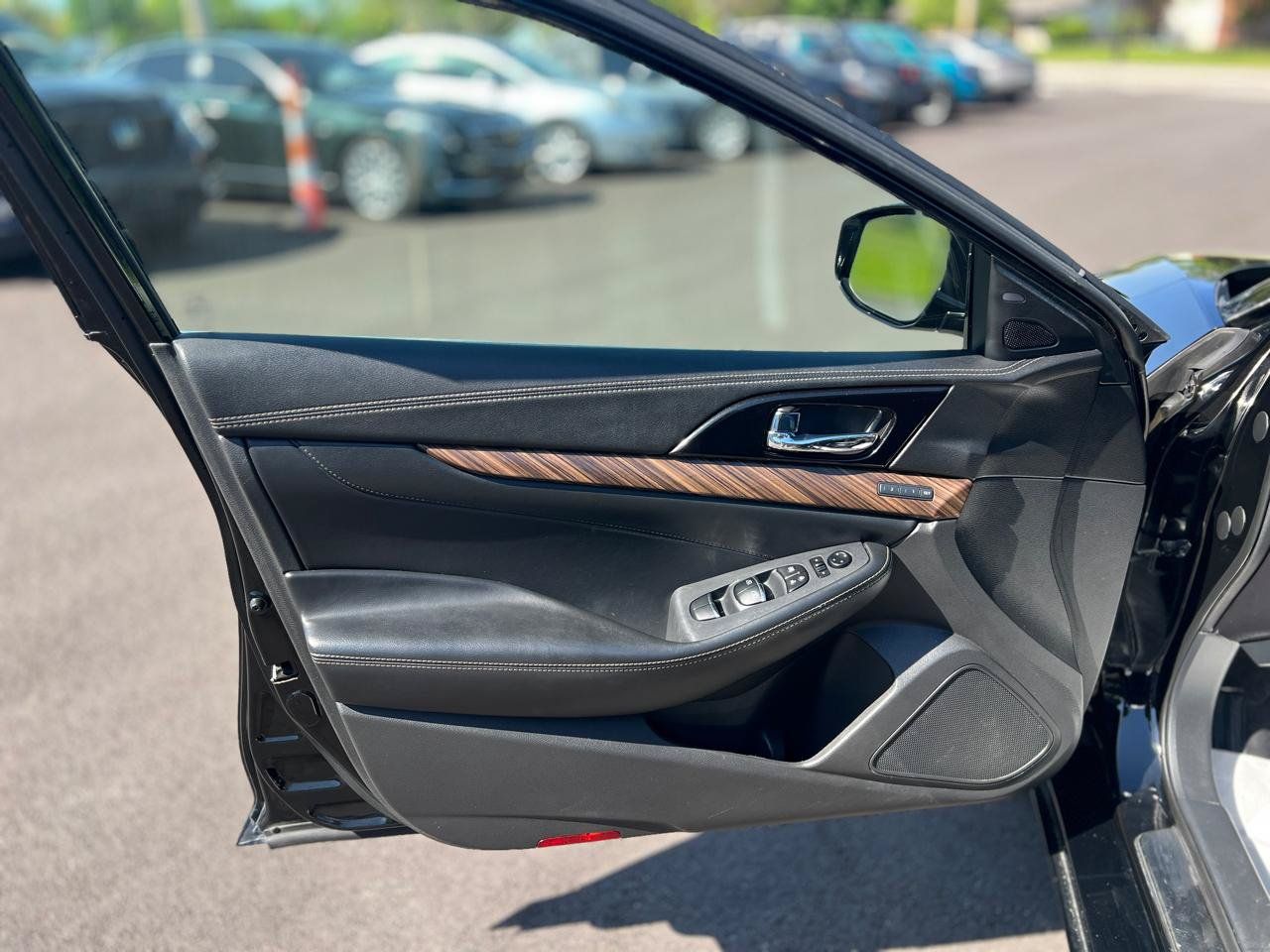 Used 2016 Nissan Maxima Platinum FWD image 15