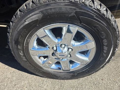 Used 2014 Ford F150 XLT w/ Equipment Group 302A Luxury image 9