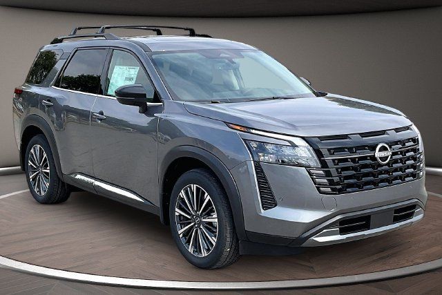 New 2026 Nissan Pathfinder Platinum w/ Accent Package AWD/4WD image 2