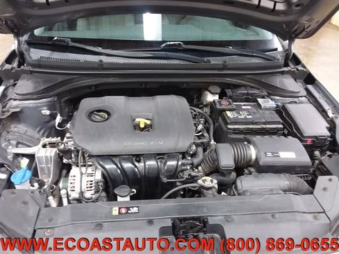 Used 2019 Hyundai Elantra SE image 9