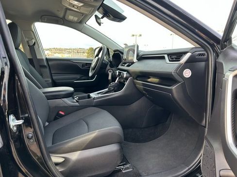 Used 2024 Toyota RAV4 LE image 29