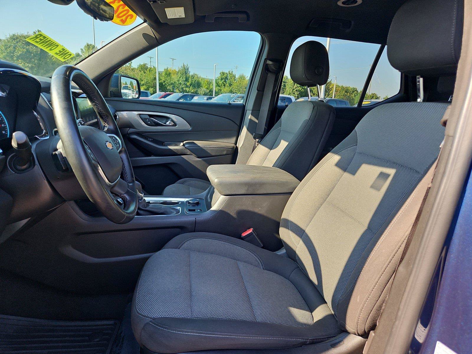 Used 2023 Chevrolet Traverse LT FWD image 18