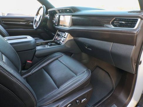 Used 2021 GMC Yukon XL Denali w/ Denali Ultimate Package image 24