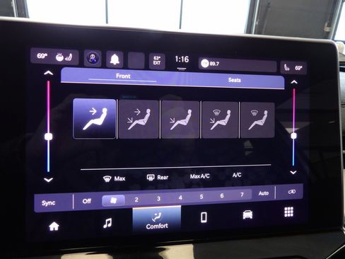 Used 2023 Jeep Compass Limited image 37