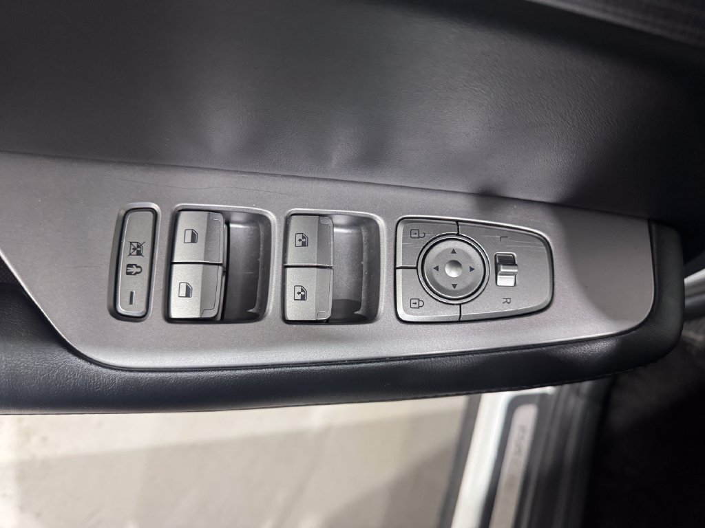 Used 2025 Hyundai Palisade Limited FWD image 18