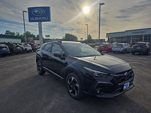 Used 2025 Subaru Crosstrek 2.5i Limited w/ Crosstrek Mirror Package image 2