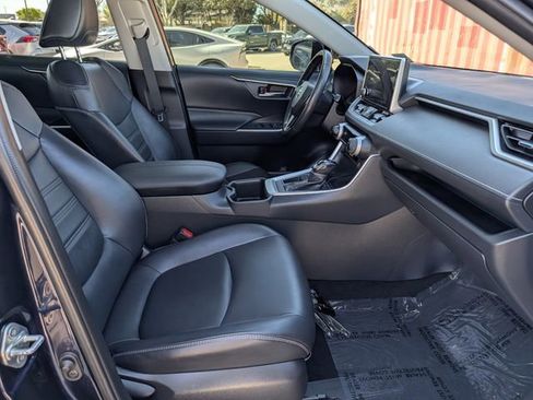 Used 2023 Toyota RAV4 XLE Premium image 32